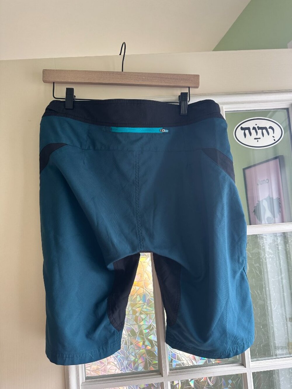 Yeti Bike Shorts - Picture 3 of 3